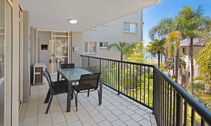 Biggera Waters Apartamento | Spacious quiet airconditioned apartment right on the Broadwater near everything