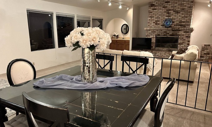 Monterey Casa | Spacious, quiet home close to Monterey, Carmel, Carmel Valley, and Laguna Seca.