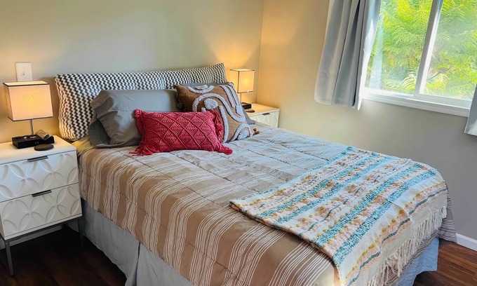 Mishawaka Casa | Spacious remodeled ranch with kitchen extras. Fenced-in backyard, pets welcome.