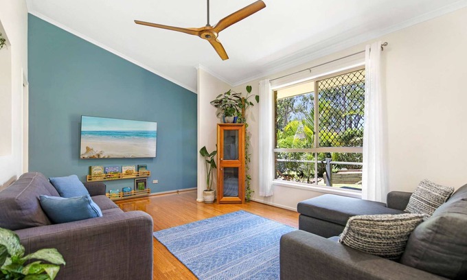 Emerald Beach Casa | Spacious, renovated semi rural 3BR house close to beach