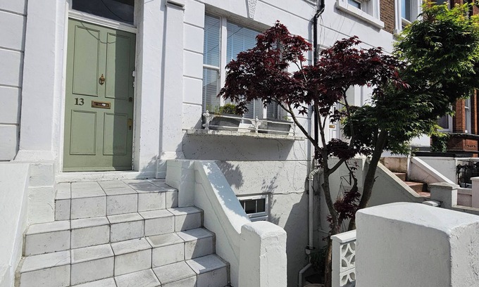 Addison Apartamento | Spacious & Renovated 1-bed Garden Flat in London