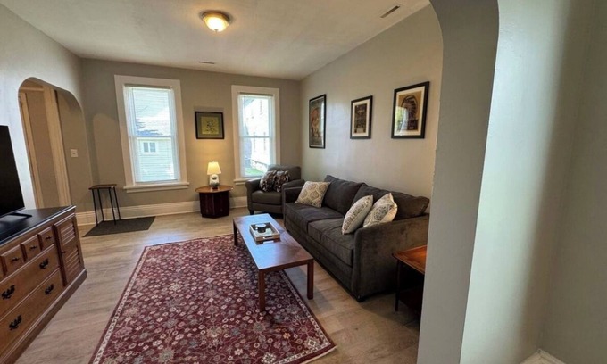 Front Park Casa | Spacious & Renovated Buffalo Home in 5 Points- Parking, AC, Wifi, and more