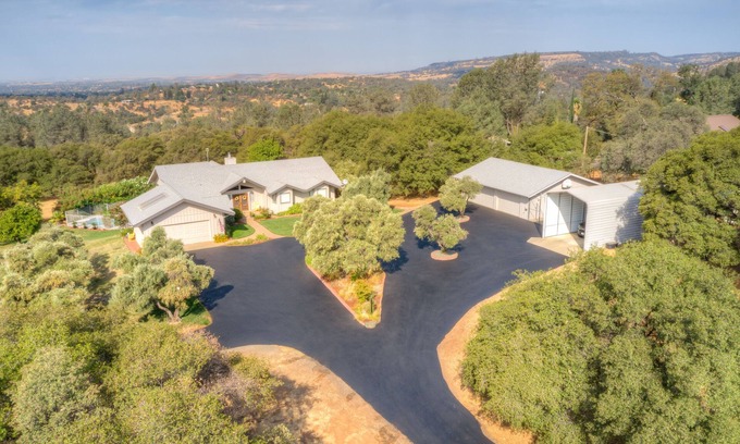Oroville East Casa | Spacious residential home with pool, bar, and game room.