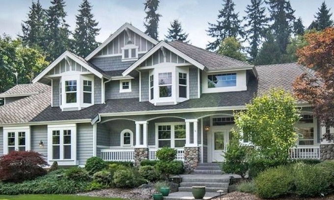 North Creek Casa | Spacious retreat in quiet neighborhood with fenced dog yard