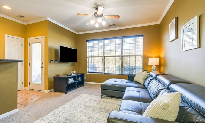 Morrisville Casa | Spacious Retreat Near RDU ~ Pool, BBQ, Fast Wi-Fi & Easy Self Check-In