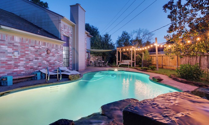 Spring Casa | Spacious Retreat w/ Heated Pool, Spa, & Game Room; King Bed, Pool Table