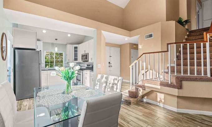 Guasti Casa | Spacious Retreat w Modern Decor and Private Yard