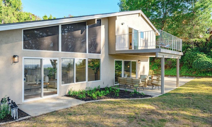 North Tustin Casa | Spacious Retreat with Scenic Mountain Views