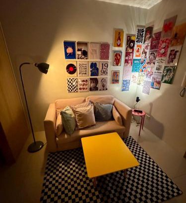 Santo Cristo Apartamento | SPACIOUS RETRO UNIT at SM North Mall w Balcony and FAST WIFI