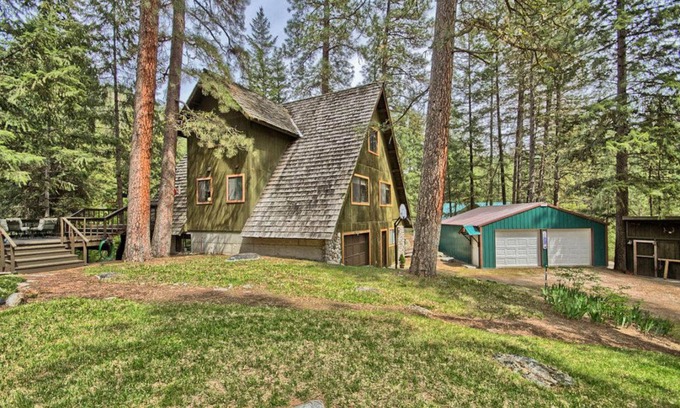 Peshastin Casa | Amplia casa de 3 niveles frente al río con playa, cerca de Leavenworth