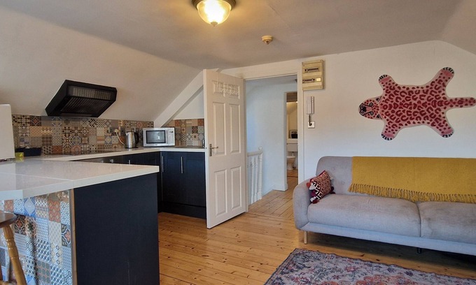 Victorian Quarter Apartamento | Spacious Riverside 2Bd, Mid City - Above Bar&Venue