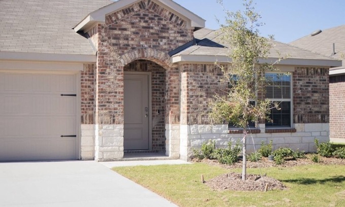 Royse City Casa | Spacious room for rent in newly built home! Royse City, Texas near I-30