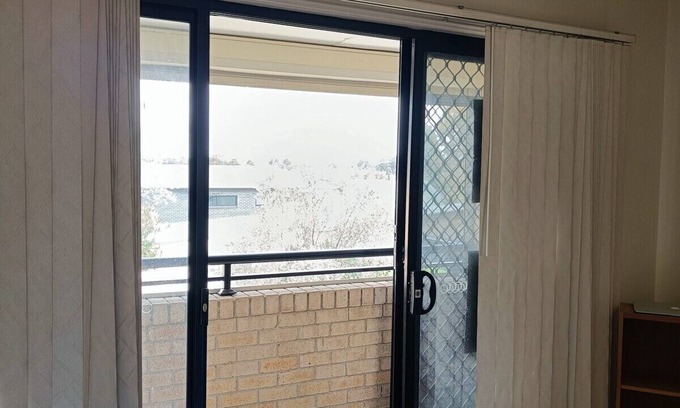 Merrylands Casa | Spacious Room with Balcony