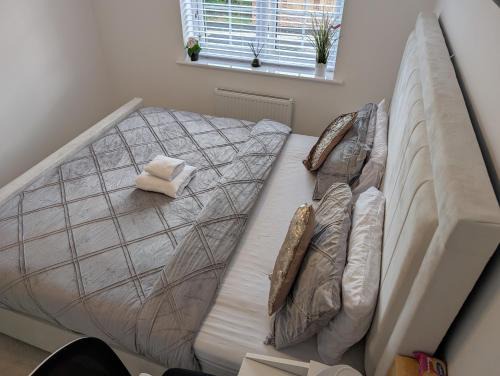 Ridgeway Casa | Spacious Room With Kingsize Bed