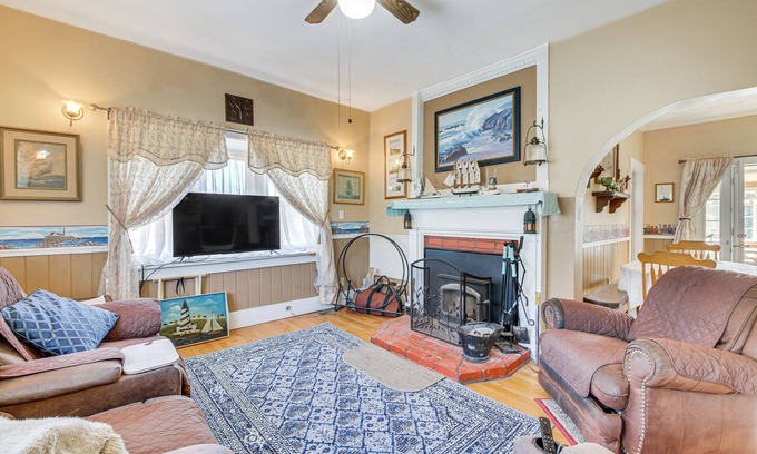 Bristol Casa | Spacious Round Pond House w/ On-Site Trail Access!