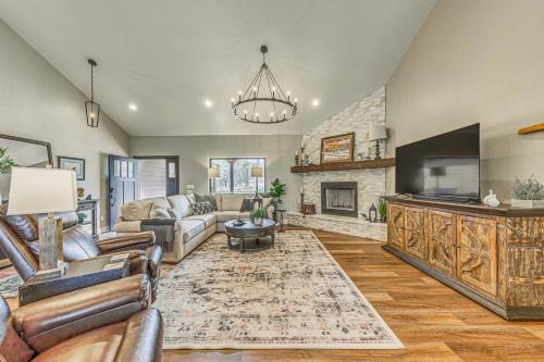 Ruidoso Casa | Spacious Ruidoso Home Hike, Golf, Ski and More!