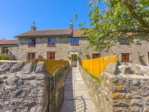 Kewstoke Casa | Spacious-Rustic Cottage-Dog Friendly-w log burner