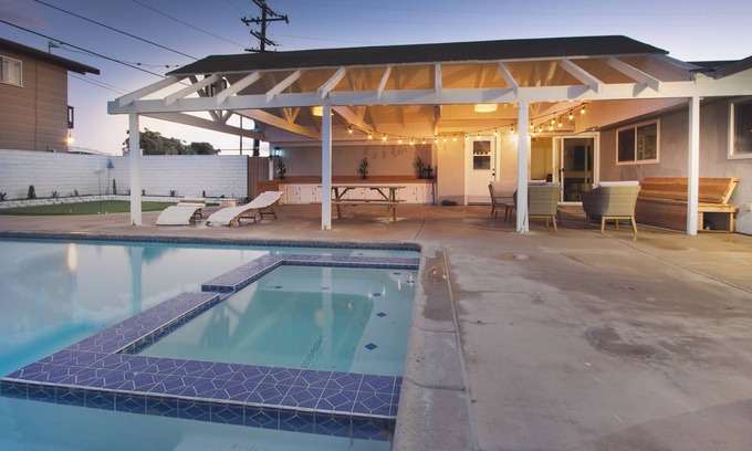 Tustin Casa | Spacious Saltwater Pool Home Near Disney & Beaches – Sleeps 14+