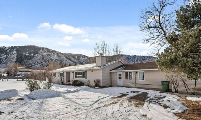 Basalt Casa | Spacious/Secluded 2 Acres Remodeled Walk To Willit