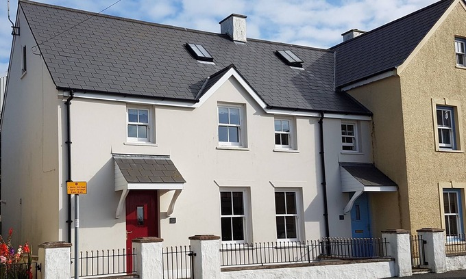 St Davids Casa | Spacious self-catered accommodation in the heart of St Davids.