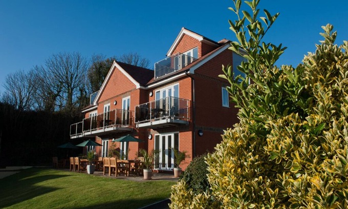 Ore Apartamento | Spacious Self-Catering 1 Bed Apt/Country & Sea Views