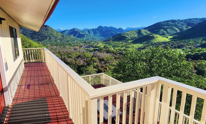 Three Rivers Casa | Spacious Sequoia Park 5 bed 3 bath house w/ AC & WIFI in charming Three Rivers