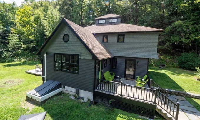 Housatonic Casa | Spacious & Serene Berkshires Retreat In The Woods