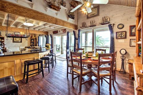 Crystal Beach Casa | Spacious Sooner Star Beach House Steps to Beach!