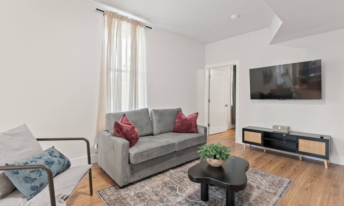 Soulard Apartamento | Spacious Soulard 1BR Apt—Sleeps 6 Comfortably