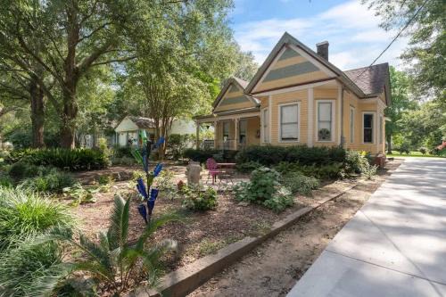 Hattiesburg Casa | Spacious, Soulful Southern Stay