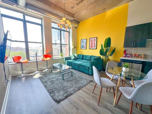 Near South Side Apartamento | Spacious South Loop 2BR Apartment Near McCormick Place, Soldier Field & Downtown Chicago