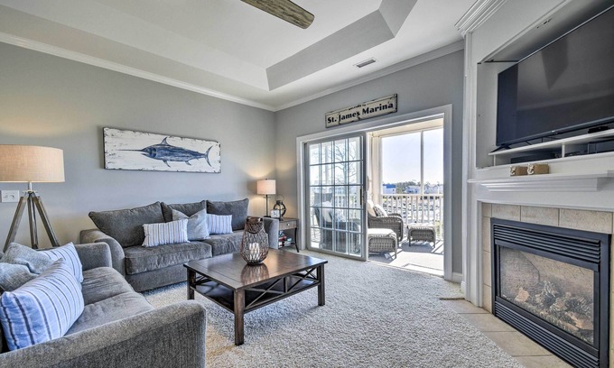 St. James Condominio | Spacious Southport Condo w/ Balcony!