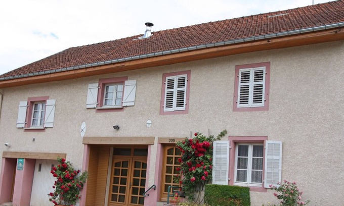 Taintrux Cabaña | Casa espaciosa y confortable con terraza cerca de Saint-Dié