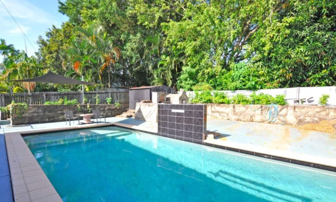 Springwood Casa | Spacious Springwood 5-Bedroom House with Cool Pool