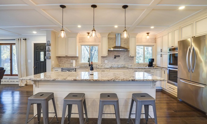 Lake Elmo Casa | Spacious Stillwater Home w/ Yard & Fire Pit!