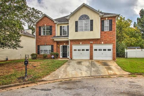 Stone Mountain Casa | Spacious Stone Mountain Home - Walk Everywhere!
