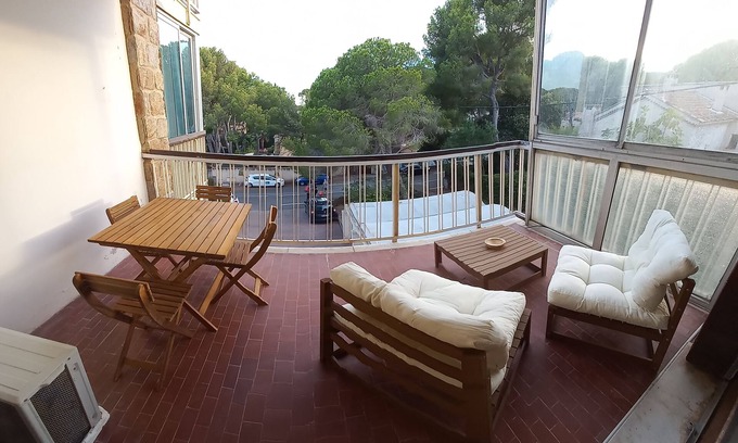 La Seyne-sur-Mer Apartamento | Spacious Studio 5 minutes walk from the beach, air conditioning, WIFI, Terrace