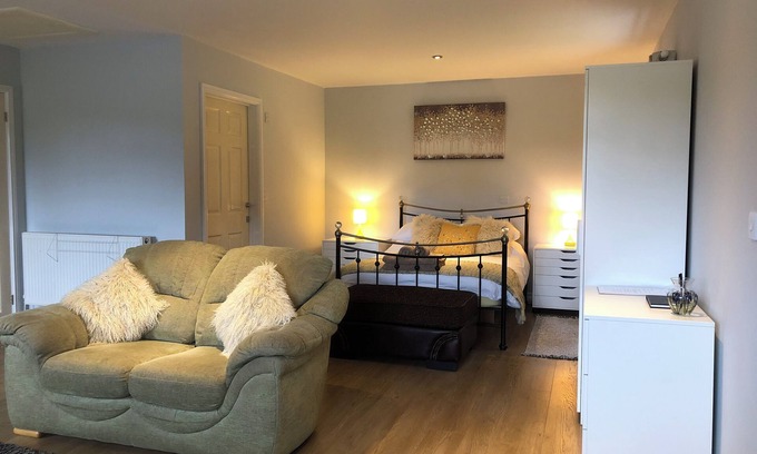 Bury St Edmunds Apartamento | Spacious Studio Apartment