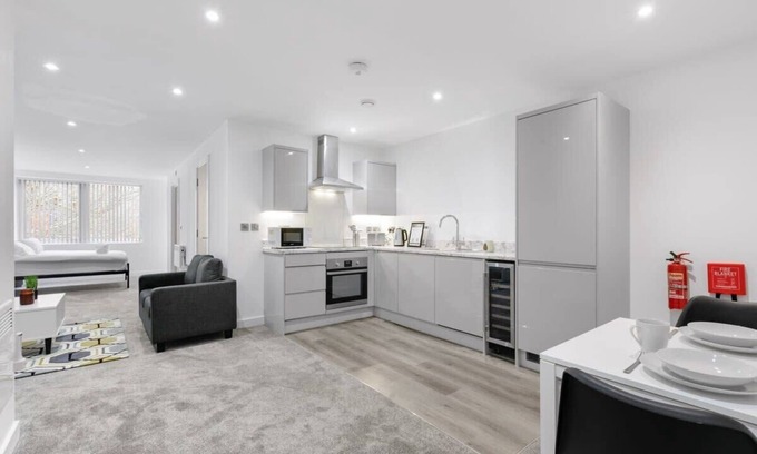 Newbury Apartamento | Spacious Studio Apartment in Central Newbury