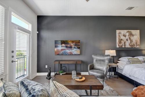 King William Apartamento | Spacious Studio Close to Riverwalk Free Parking