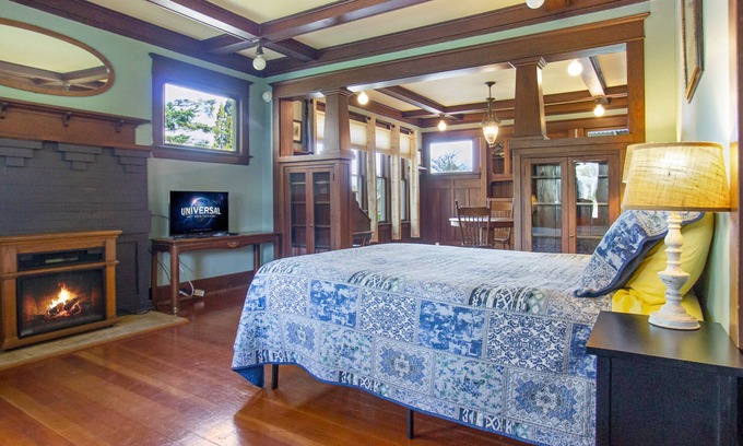 Friday Harbor Apartamento | ¡COTIZADA RECIENTEMENTE! ¡EN EL DOWNTOWN FRIDAY HARBOR! Suite Explorer