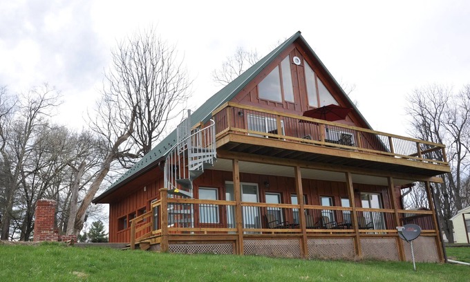 Frederick Apartamento | Amplio estudio en el río Monocacy, para 4 personas, baño completo, cocina americana.