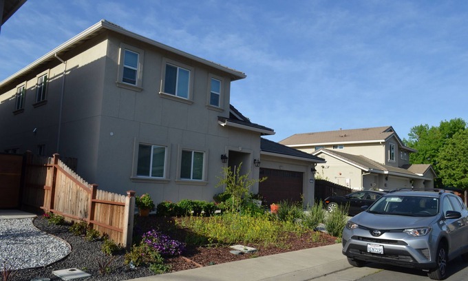 Woodland Casa | Spacious studio room; Private and secured place; Free Wifii, Free Parking, Free