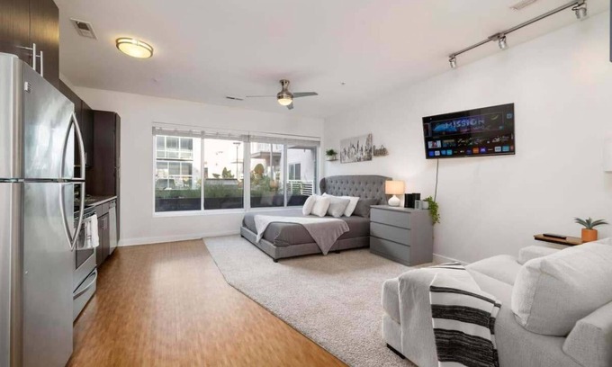 Grandview Heights Apartamento | Spacious Studio with great amenities