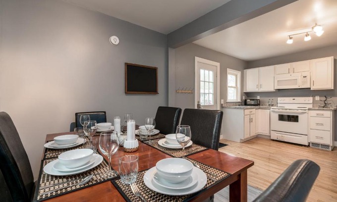 Little City Casa | Spacious & Stylish Stay In Bangor