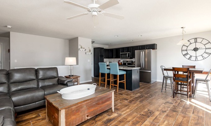 Waukee Casa | Spacious suburban ranch, pet friendly