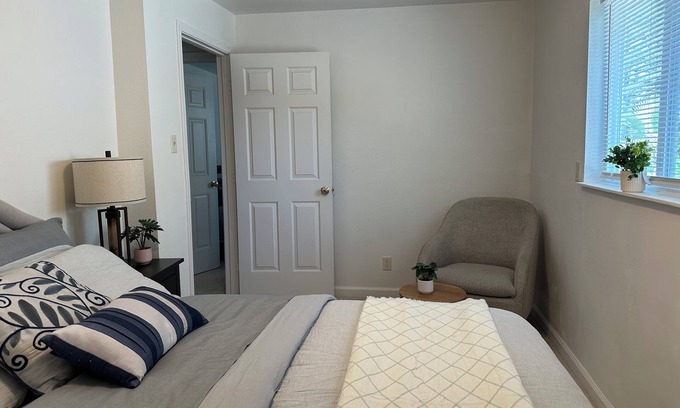 Arden-Arcade Casa | Spacious Suite E