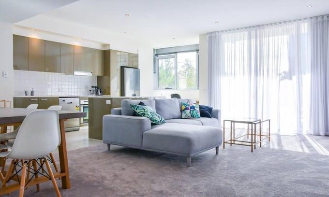 City West Apartamento | Spacious sun-drenched apartment, centrally located