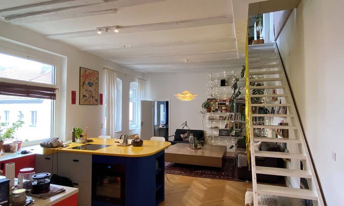 Schillerkiez Apartamento | Spacious Sunny Loft Duplex Apartment in Schillerkiez Berlin
