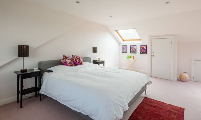 Walpole Casa | Amplio dormitorio SuperKing con baño en la hermosa casa victoriana